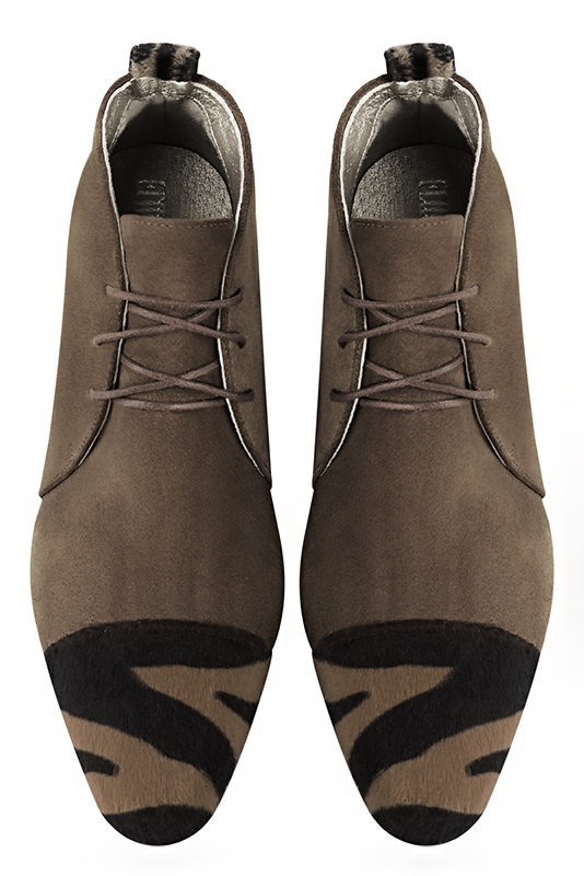 Safari black and chocolate brown women's ankle boots with laces at the front. Round toe. Low flare heels. Top view - Florence KOOIJMAN
